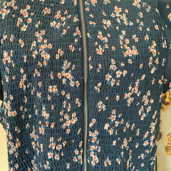 Ali & Jay Smocked Floral Midi Dress blue size Large - Picture 12 of 15